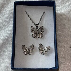 NIB Austrian Crystal Butterfly Necklace 18” & Earrings Set in Silver-tone